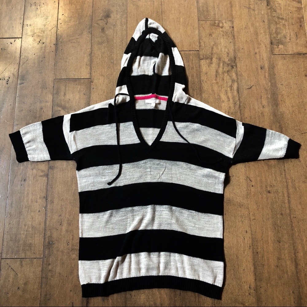 Banana Republic Short Sleeve Hoodie Sweater EUC M - Picture 2 of 4